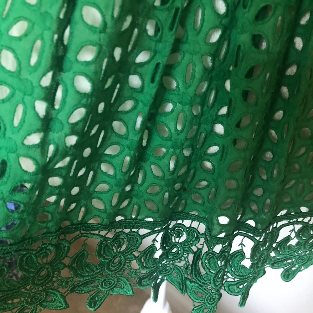 MODA International brand Kelly green, eyelet babydoll top - Picture 5 of 12